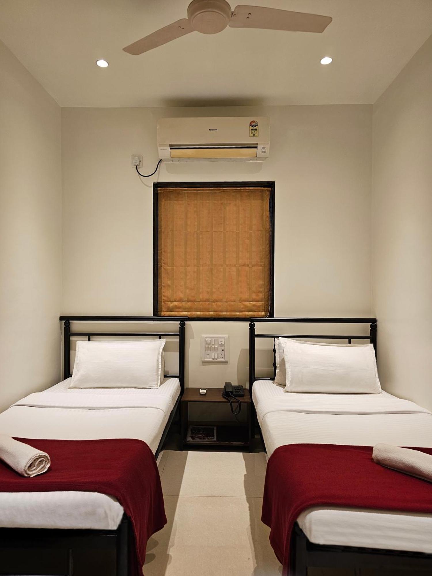Hotel Kumkum Bombay Esterno foto