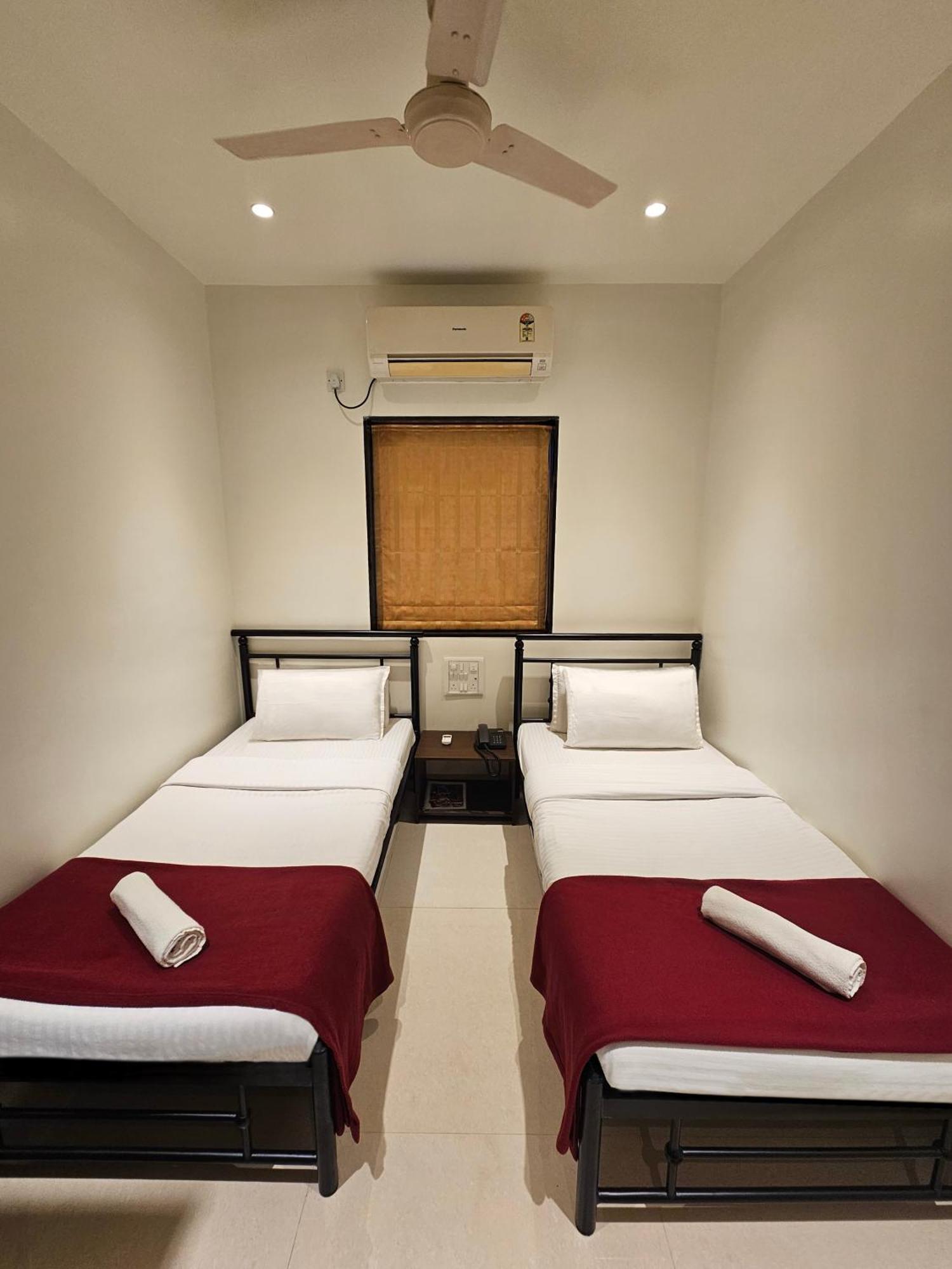 Hotel Kumkum Bombay Esterno foto