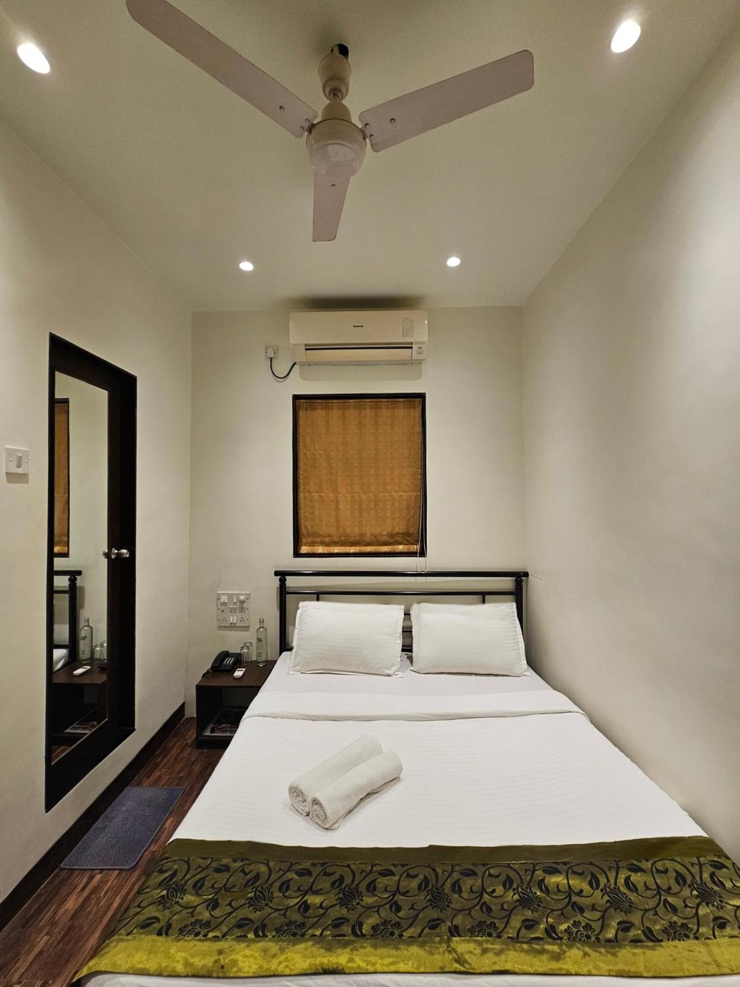 Hotel Kumkum Bombay Esterno foto
