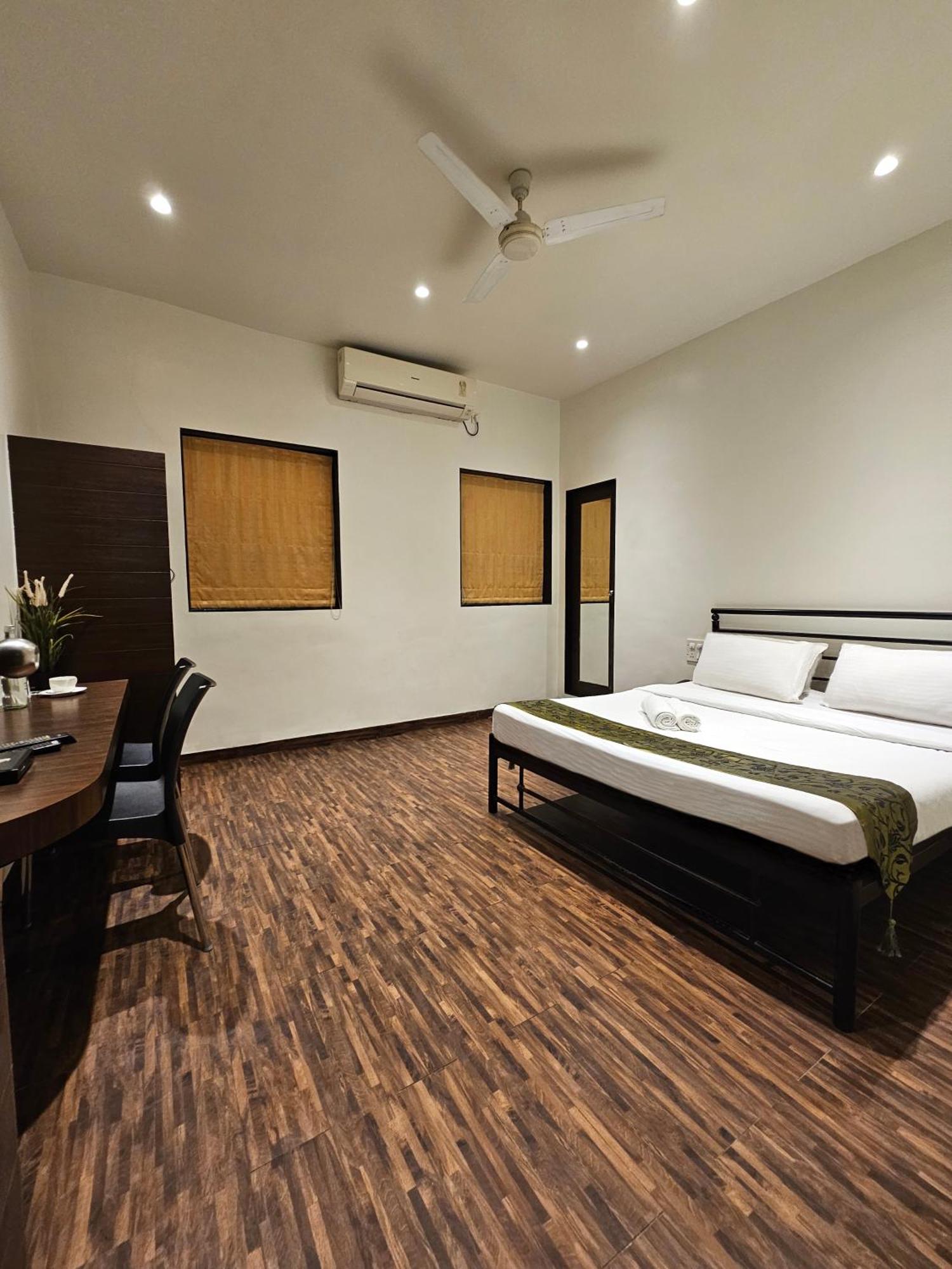 Hotel Kumkum Bombay Esterno foto